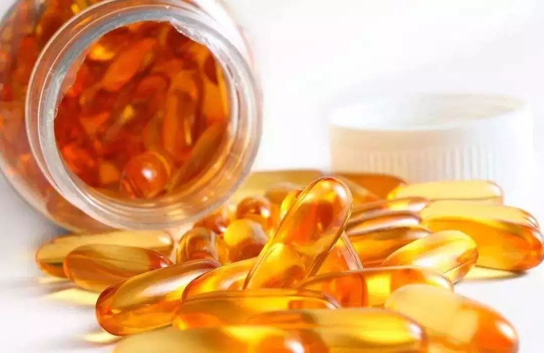 魚肝油、魚油、維生素AD、維生素D 為寶寶科學(xué)補(bǔ)充，一篇看懂核心區(qū)別